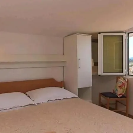 6 * Makarska