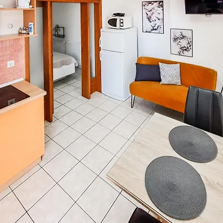 6 * Μακάρσκα